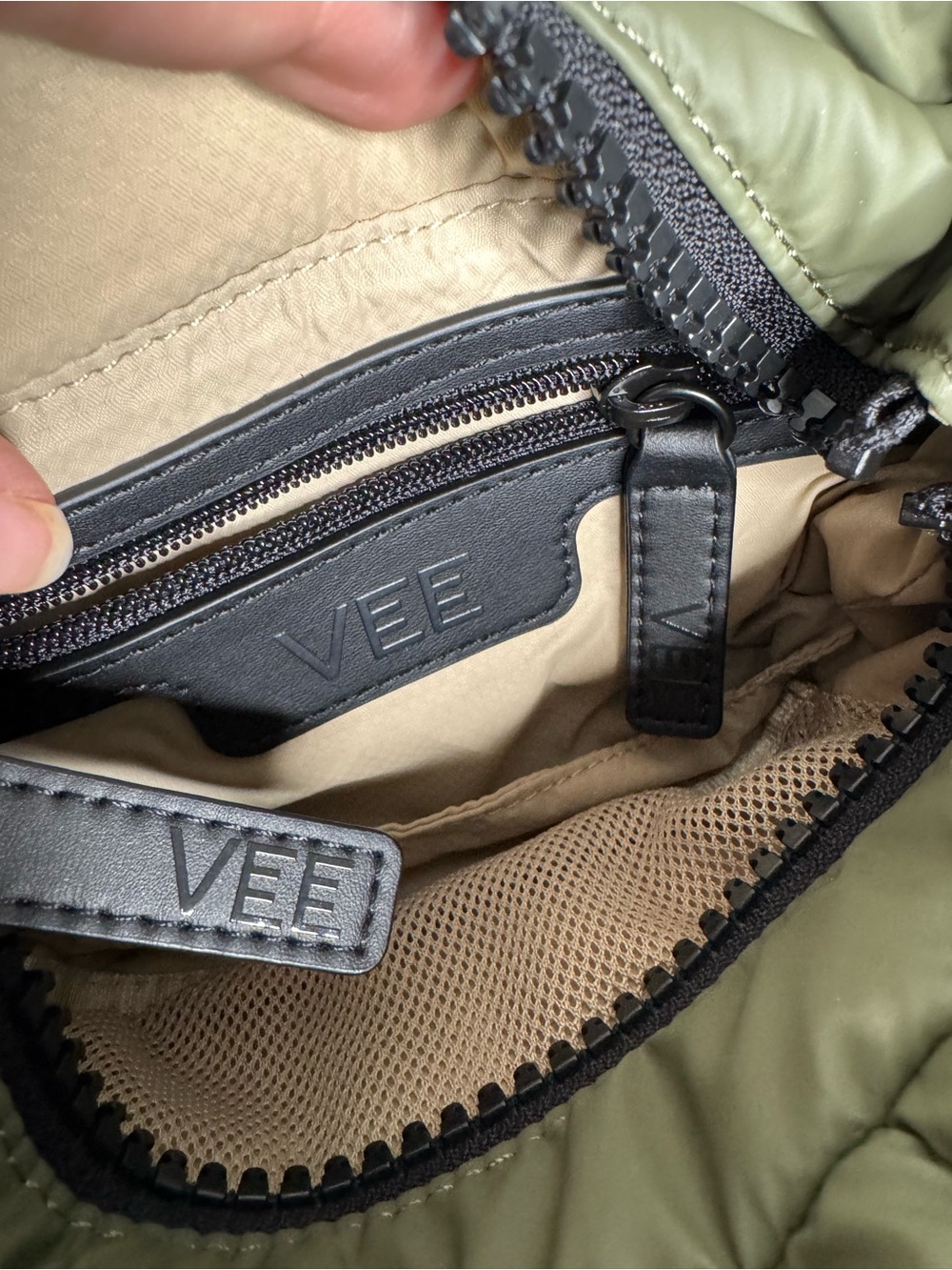Vee Collective Porter Messenger Bag in green padded nylon boho Lagenlook casual - Picture 8 of 11